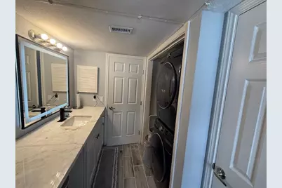 9809 Richmond Avenue #B13, Houston, TX 77042 - Photo 28