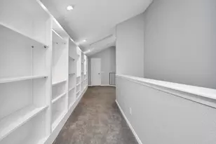 9809 Richmond Ave, Houston, TX 77042 - Photo 20