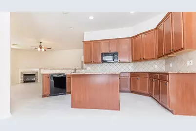 7003 Kendall Lake Court, Richmond, TX 77407 - Photo 6
