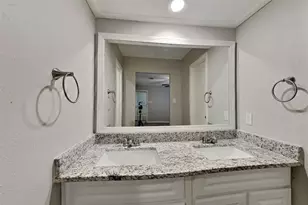 31 S White Pebble Ct, Spring, TX 77380 - Photo 8