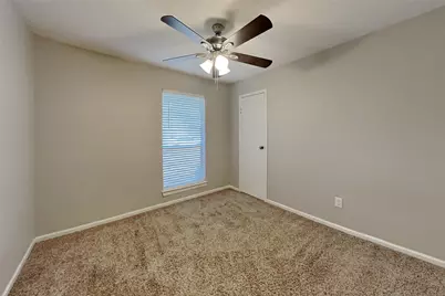 31 S White Pebble Court, The Woodlands, TX 77380 - Photo 10