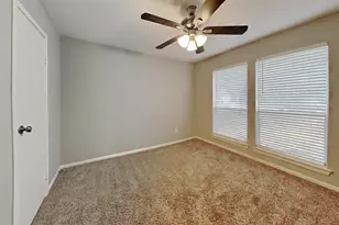 31 S White Pebble Ct, Spring, TX 77380 - Photo 14