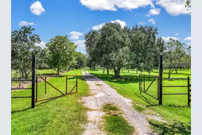 3042 Poskey Road, Anahuac, TX 77514 - Photo 4