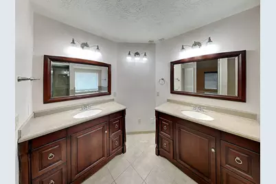 1028 Chesterwood Drive, Pearland, TX 77581 - Photo 16