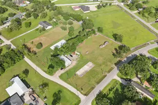 2257 County Rd 529, Alvin, TX 77511 - Photo 1