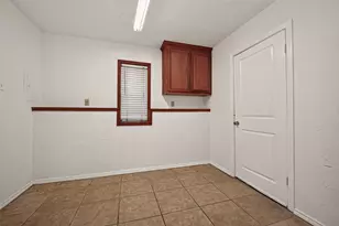 6027 De Moss Dr, Houston, TX 77081 - Photo 8