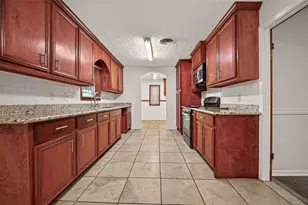 6027 De Moss Dr, Houston, TX 77081 - Photo 6