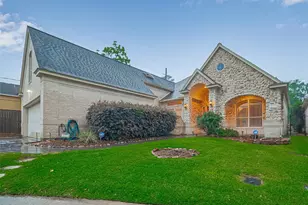 122 Marble Staff Ct, Houston, TX 77069 - Photo 2