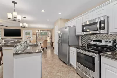 78 N Walden Elms Circle, The Woodlands, TX 77382 - Photo 6