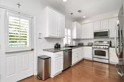 1739 French Village Drive, Houston, TX 77055 - Photo 10