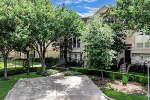 1739 French Village Dr, Houston, TX 77055 - Photo 38