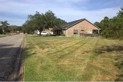 209 Briarwood Drive, Bellville, TX 77418 - Photo 4
