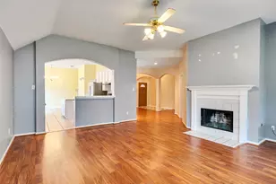 4123 Ridgepoint Dr, Pearland, TX 77584 - Photo 4