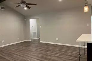 304 S Shadowbend Ave, Friendswood, TX 77546 - Photo 20