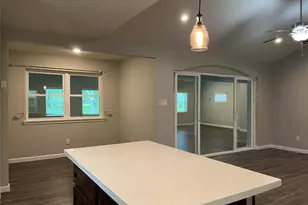304 S Shadowbend Ave, Friendswood, TX 77546 - Photo 12