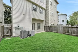 905 Garden Oaks Trce, Houston, TX 77018 - Photo 28