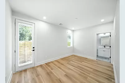 2304 Hoskins Drive #F, Houston, TX 77080 - Photo 8