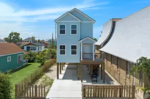 3610 Sealy St, Galveston, TX 77550 - Photo 2