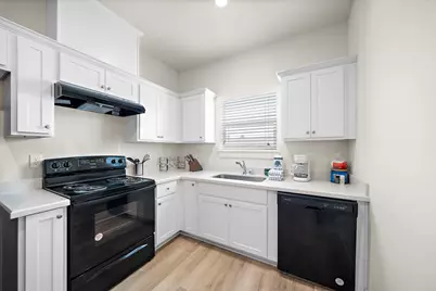 3610 Sealy Street, Galveston, TX 77550 - Photo 30