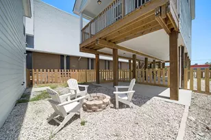 3610 Sealy St, Galveston, TX 77550 - Photo 38