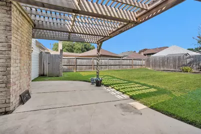 6606 Castle Lane Drive, Houston, TX 77066 - Photo 42