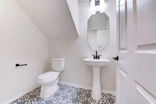 10504 Marston Vineyard Dr, Houston, TX 77025 - Photo 8