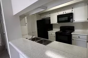 2025 Augusta Dr, Houston, TX 77057 - Photo 8