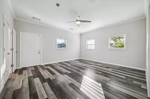 202 E 34th St, Houston, TX 77018 - Photo 10