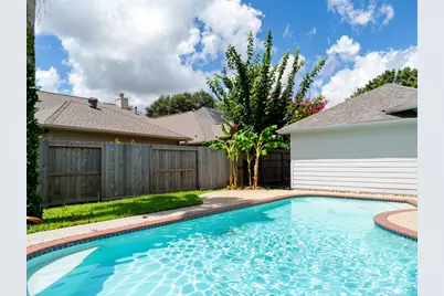 7302 Emerald Glen Drive, Sugar Land, TX 77479 - Photo 8