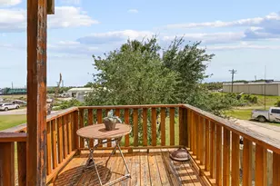 107 Missy St, Port O'Connor, TX 77982 - Photo 6