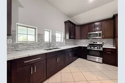 1060 County Road 5021, Cleveland, TX 77327 - Photo 8