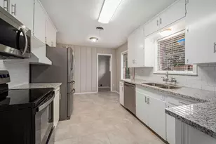1508 N San Jacinto St, Conroe, TX 77301 - Photo 2
