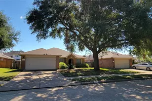 16306 April Ridge Dr, Houston, TX 77083 - Photo 2