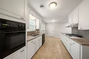 9779 Westview Dr, Houston, TX 77055 - Photo 6