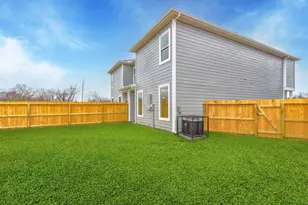 13313 Tetris Dr, Houston, TX 77048 - Photo 18