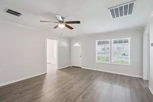 820 Texas St, Liberty, TX 77575 - Photo 2