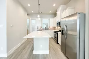 9007 Lonestar Creekbend Ln, Houston, TX 77080 - Photo 2