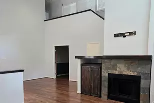 58 Breezy Point Pl, The Woodlands, TX 77381 - Photo 2