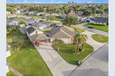 1310 Bayou Shore Drive, Galveston, TX 77551 - Photo 2