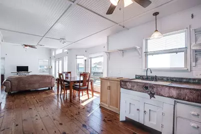 140 Ocean View Drive, Crystal Beach, TX 77650 - Photo 12
