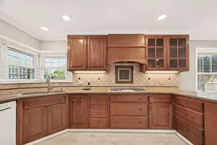 418 N Wilcrest Dr, Houston, TX 77079 - Photo 8