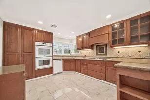 418 N Wilcrest Dr, Houston, TX 77079 - Photo 12