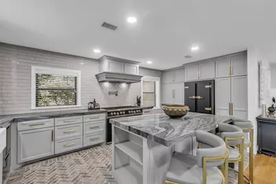 801 N 3rd Street Street, Bellaire, TX 77401 - Photo 1