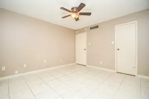 10051 Westpark Dr, Houston, TX 77042 - Photo 16