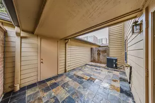 1018 Memorial Village Dr, Houston, TX 77024 - Photo 20