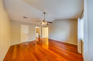1018 Memorial Village Dr, Houston, TX 77024 - Photo 4