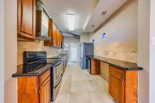 1018 Memorial Village Dr, Houston, TX 77024 - Photo 10