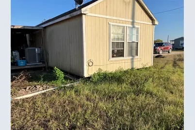 106 Avalon, Palacios, TX 77465 - Photo 1