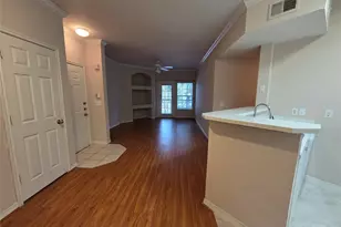 3045 Marina Bay Dr, League City, TX 77573 - Photo 2