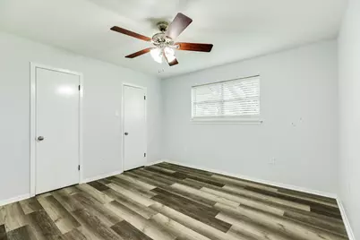 908 W Mulberry Street, Angleton, TX 77515 - Photo 18